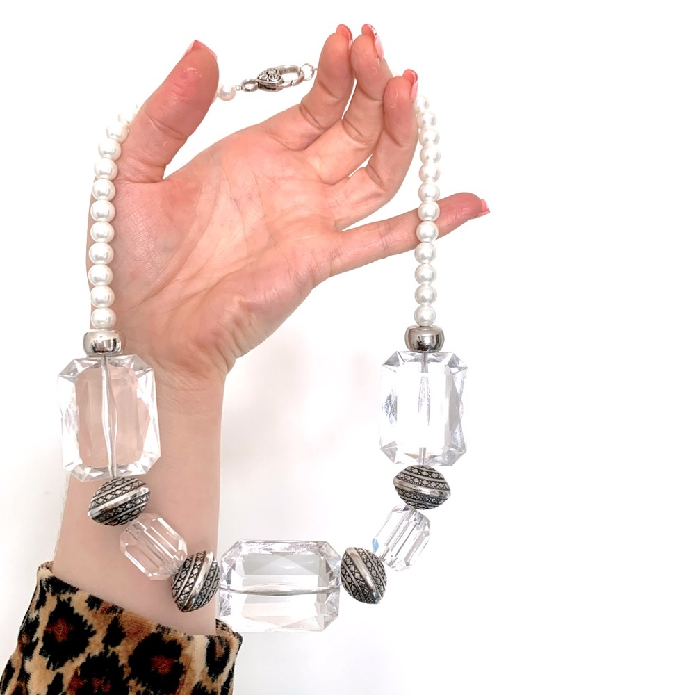 Bold & classy faux pearl and chunky stone necklace